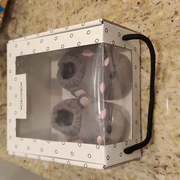 Nordstrom Gray Mouse Baby Slippers 3-6 M - Picture 5 of 7